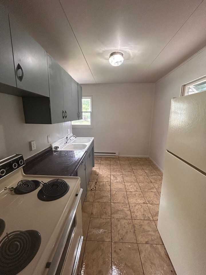 4717 Winter St - Photo 3 of 7
