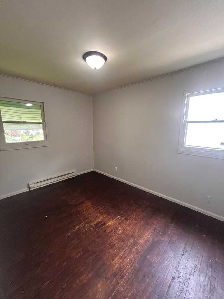 4717 Winter St - Photo 4 of 7