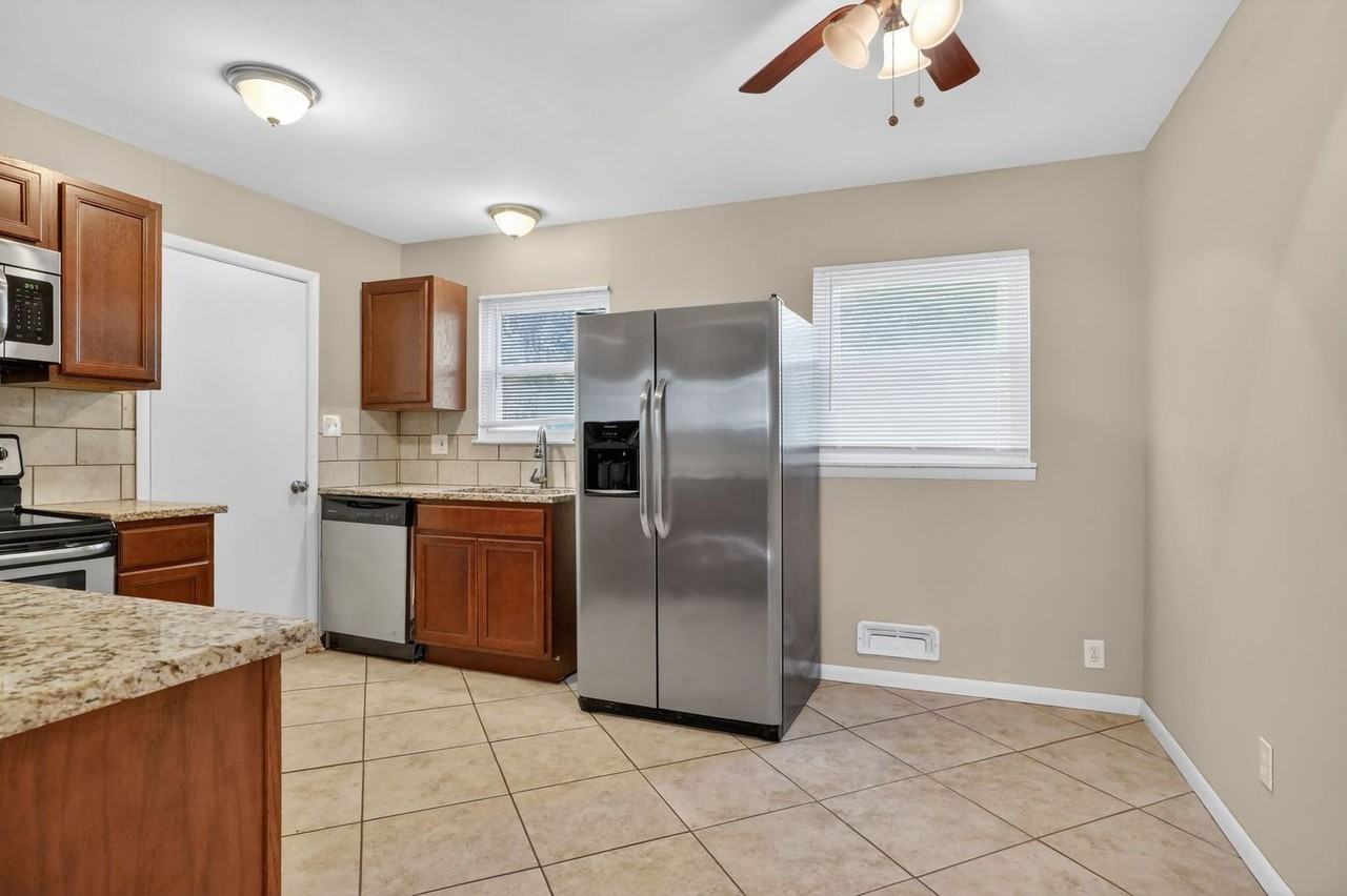 7821 Birch St - Photo 6 of 15