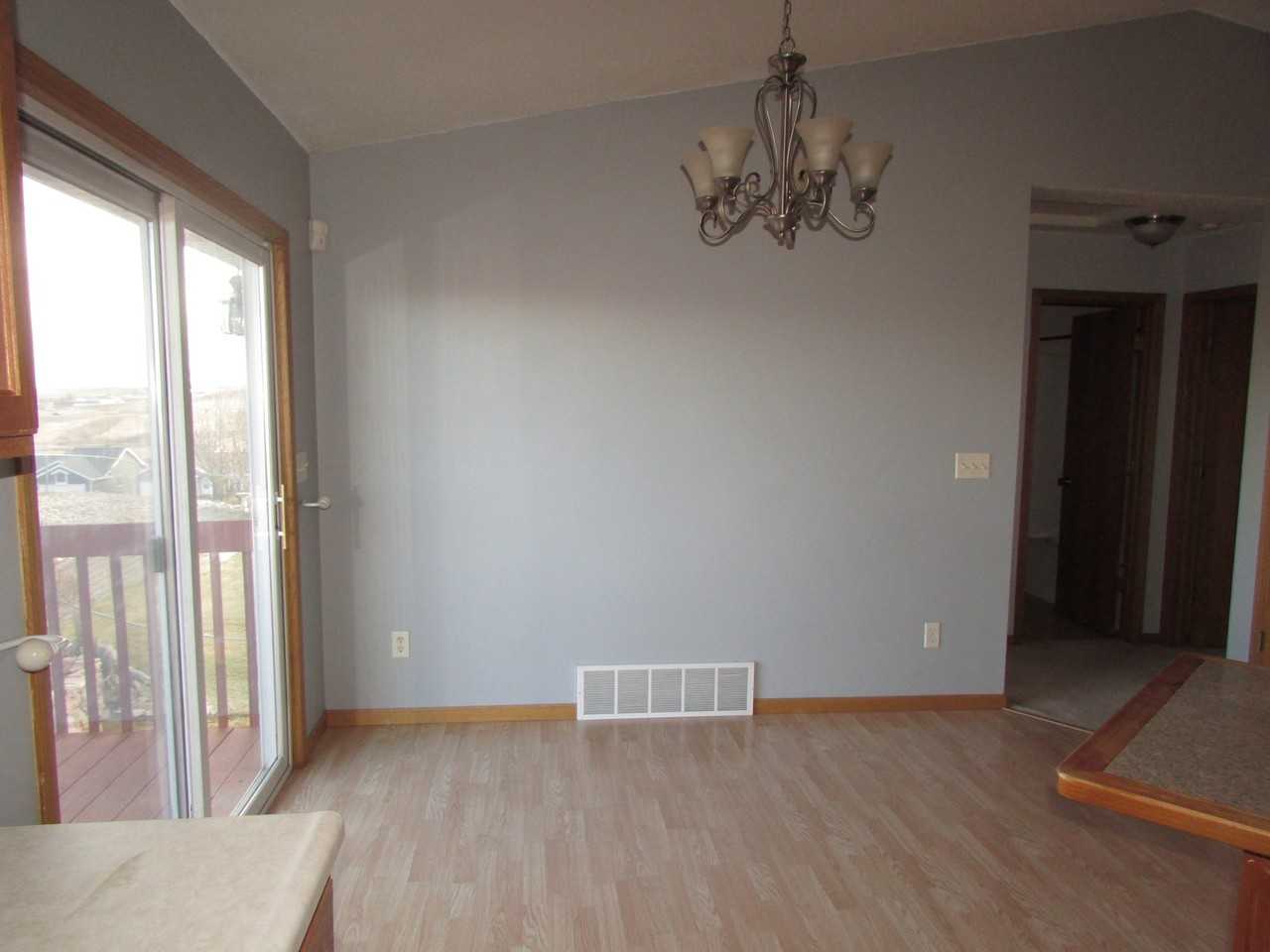 4220 Derby Ln - Photo 4 of 14