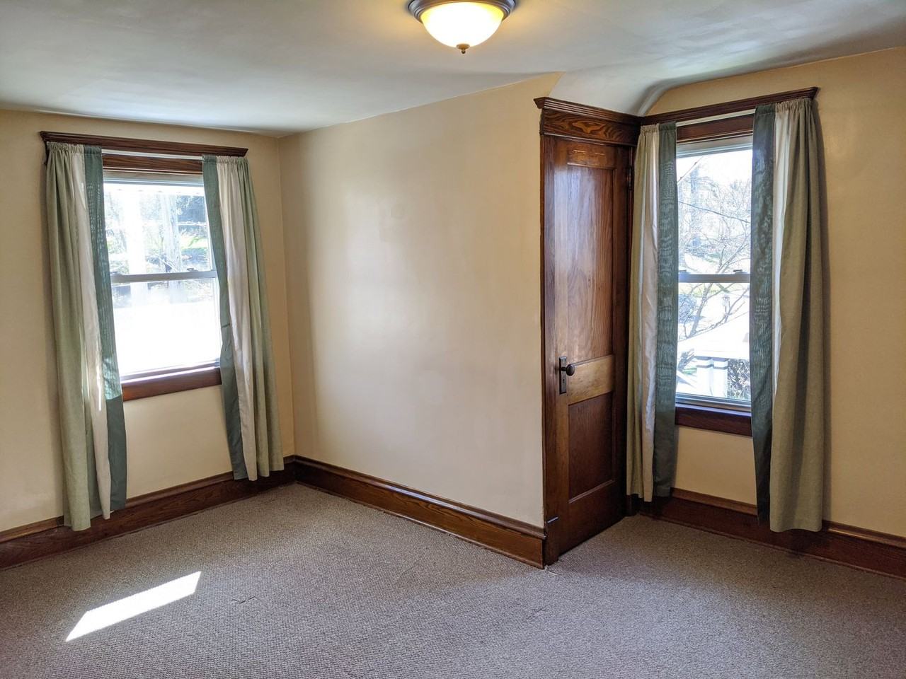 725 Chestnut St - Photo 7 of 11