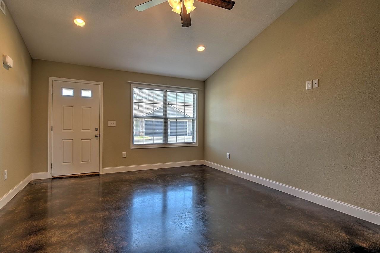 52 Sutter Pl - Photo 5 of 26