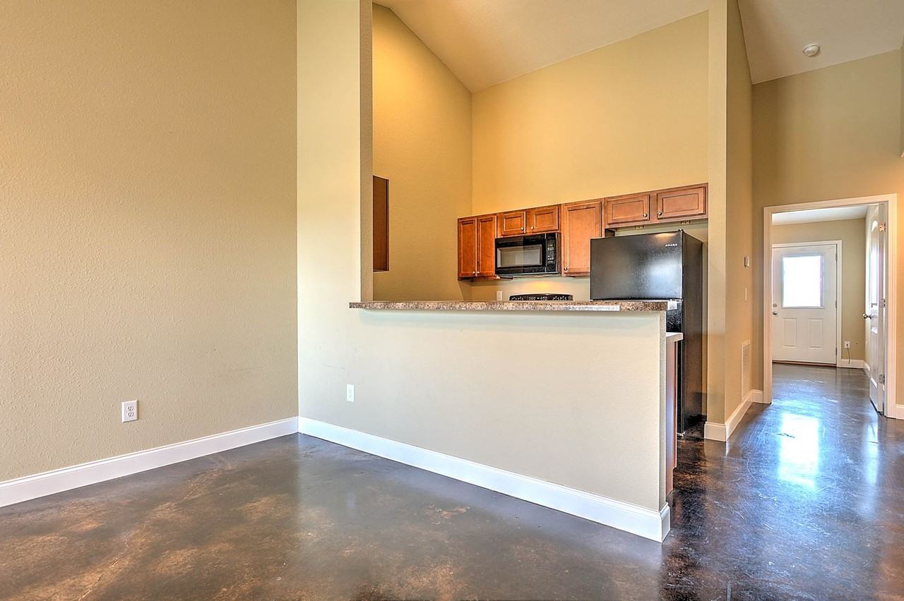 52 Sutter Pl - Photo 7 of 26