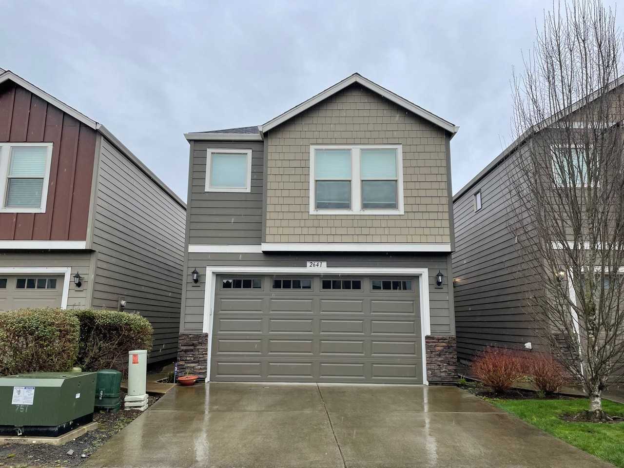 2641 Ne 130th Ct - Photo 2 of 50