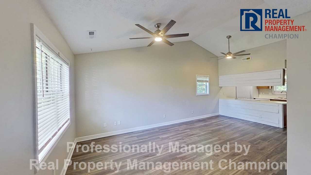 4010 Hounds Chase Dr - Photo 4 of 20