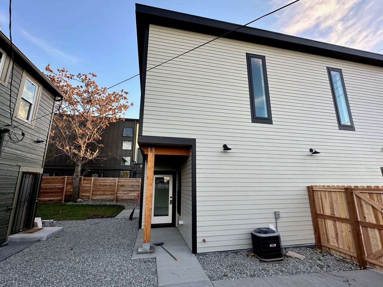 2143 S Acoma St #B - Photo 2 of 15