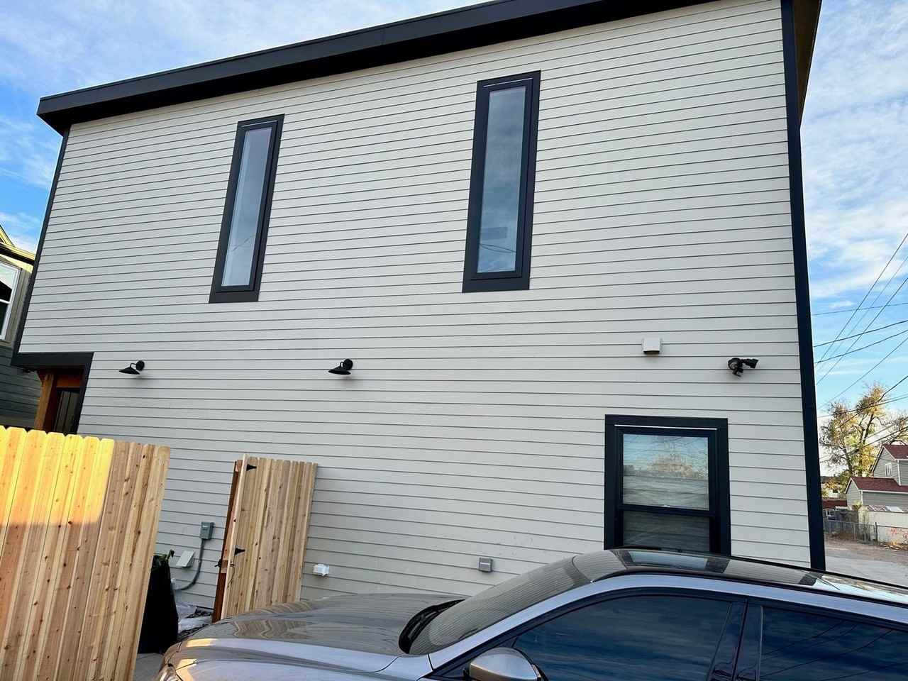 2143 S Acoma St #B - Photo 3 of 15