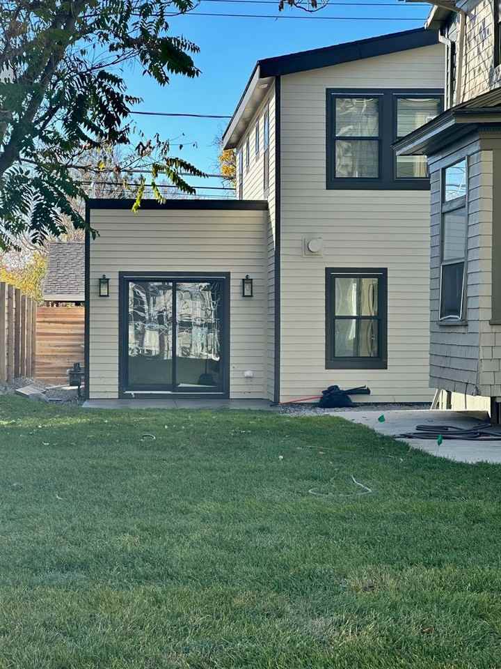 2143 S Acoma St #B - Photo 4 of 15