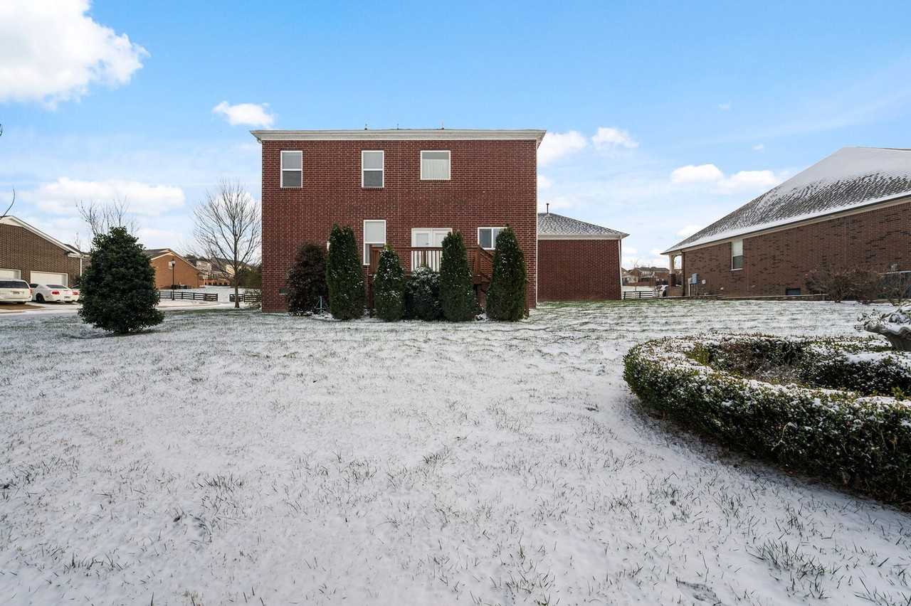 3103 Oxford Dr - Photo 3 of 18