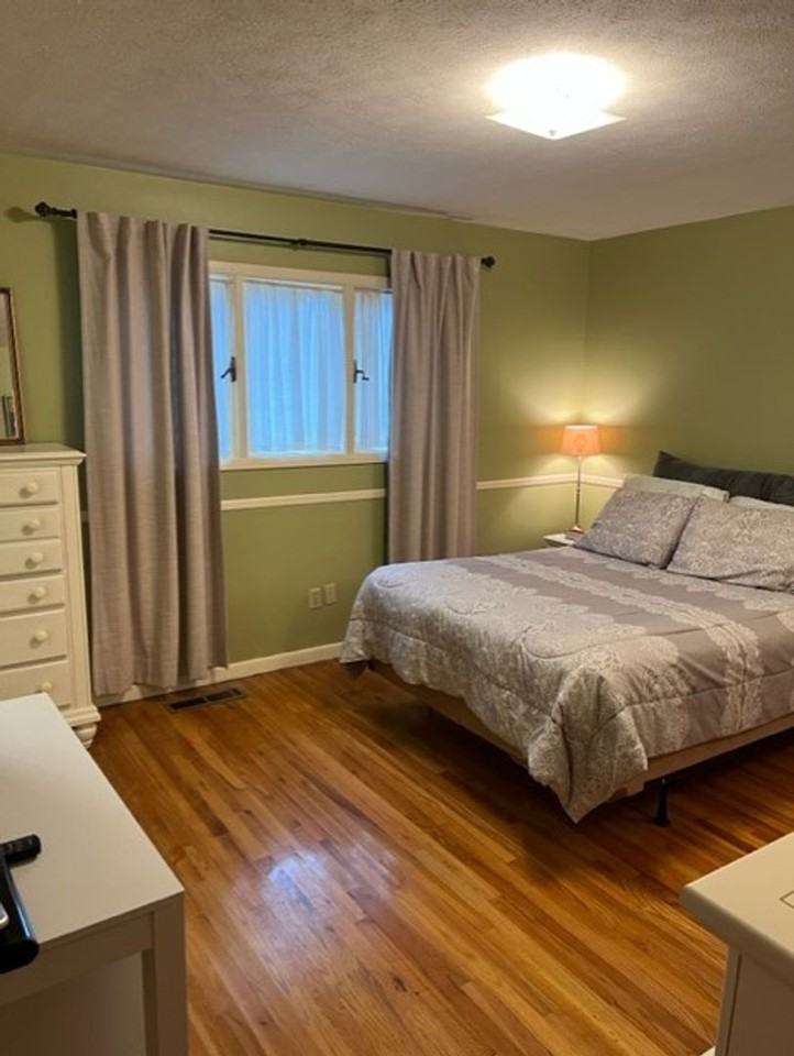 743 Hollon Ave - Photo 3 of 13