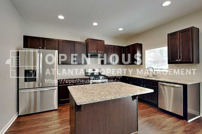 56 Calm Waters Ave - Photo 5 of 22