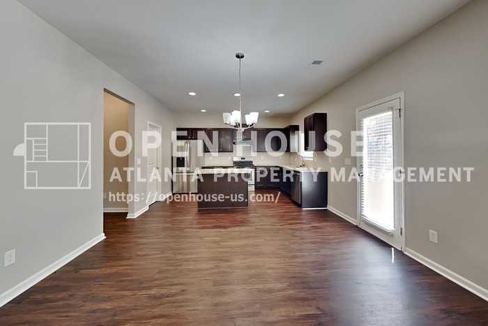 56 Calm Waters Ave - Photo 6 of 22