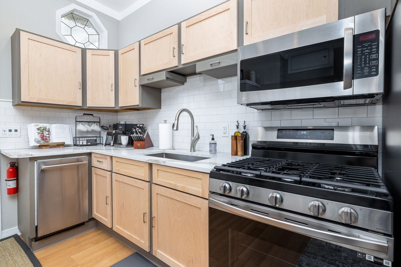 43 Woodland St - Photo 4 of 40