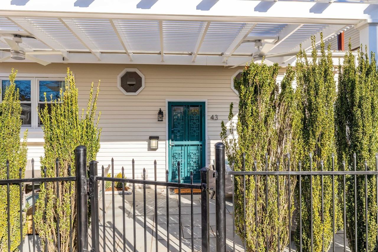 43 Woodland St - Photo 5 of 40