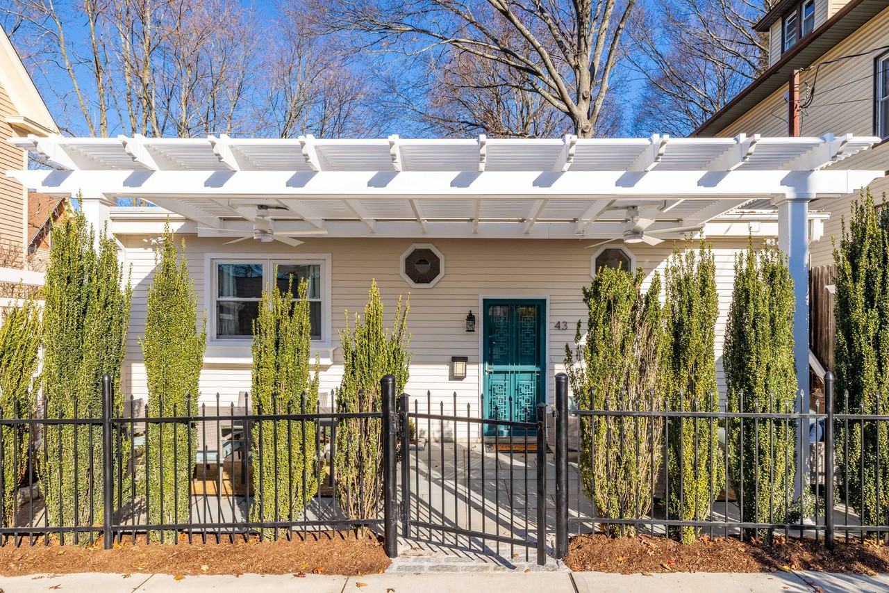 43 Woodland St - Photo 7 of 40