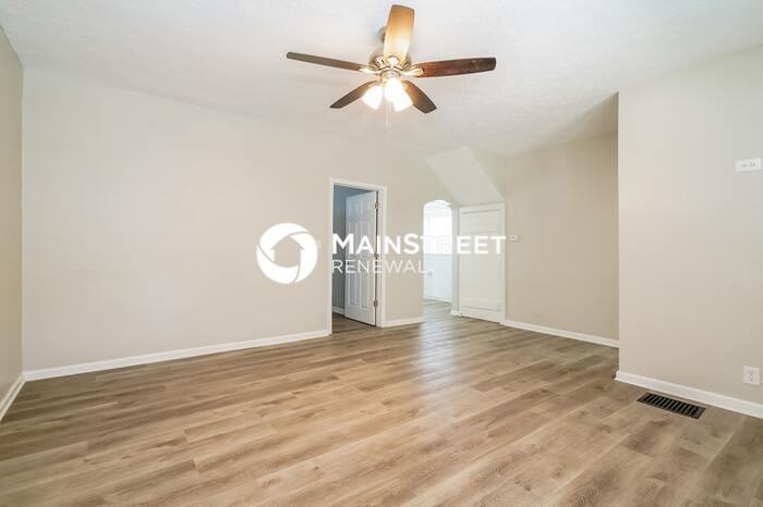 2283 Union St - Photo 2 of 18