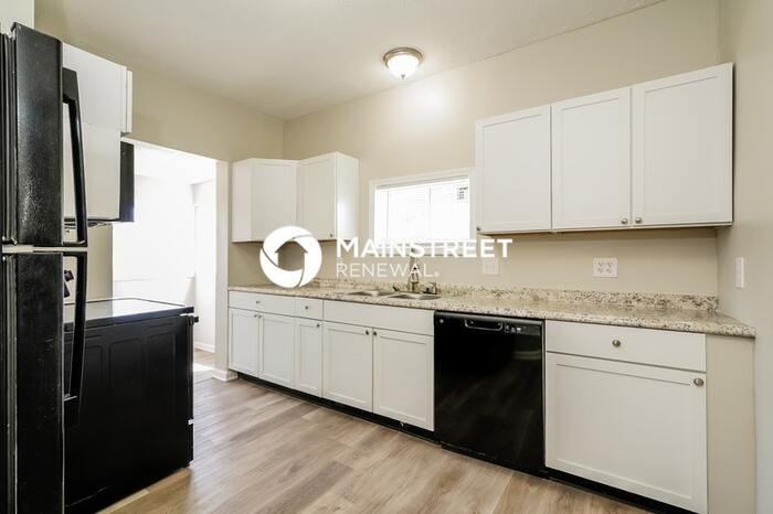 2283 Union St - Photo 3 of 18
