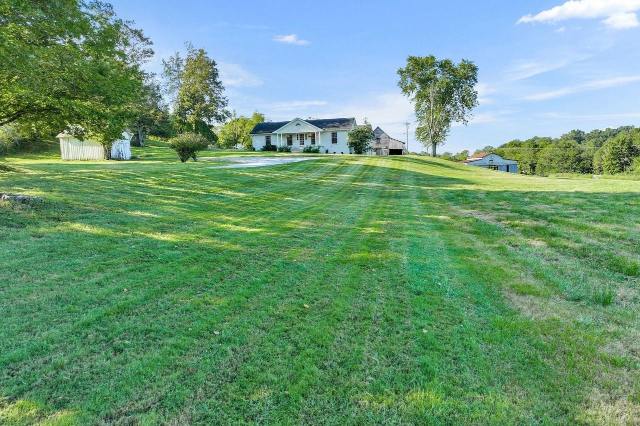 4861 Bethesda Rd - Photo 5 of 50