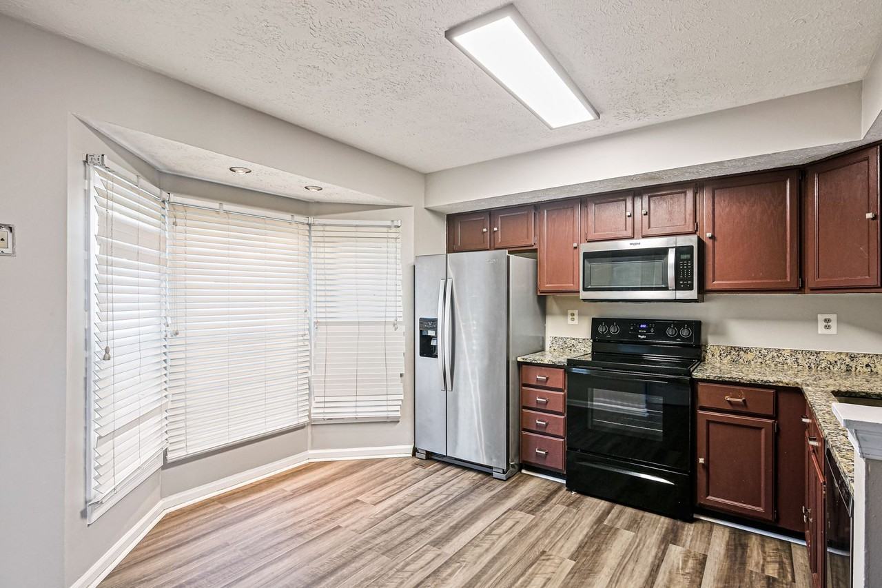 5 Brantwood Ct - Photo 3 of 22