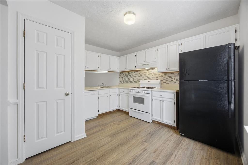 4066 Heritage Valley Ct - Photo 3 of 12