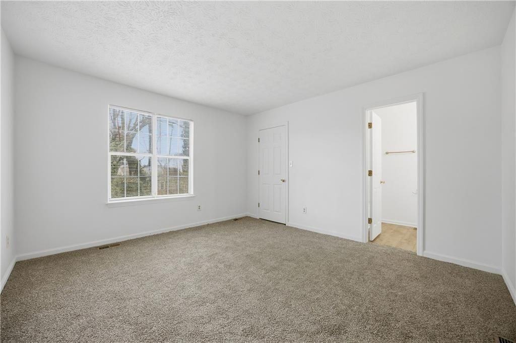 4066 Heritage Valley Ct - Photo 6 of 12