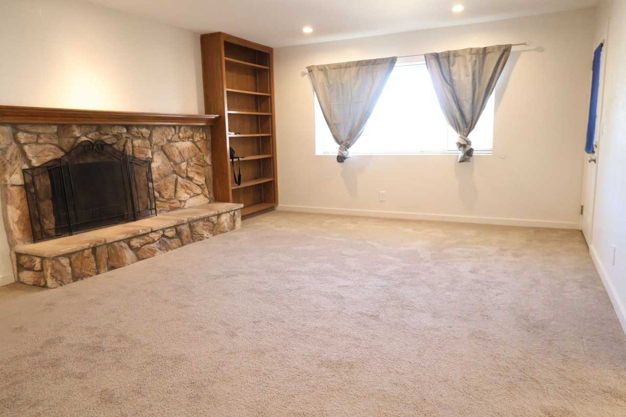 112 Rawhide Ln - Photo 4 of 19