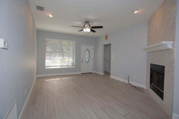 3219 Oberlin Ave - Photo 6 of 30