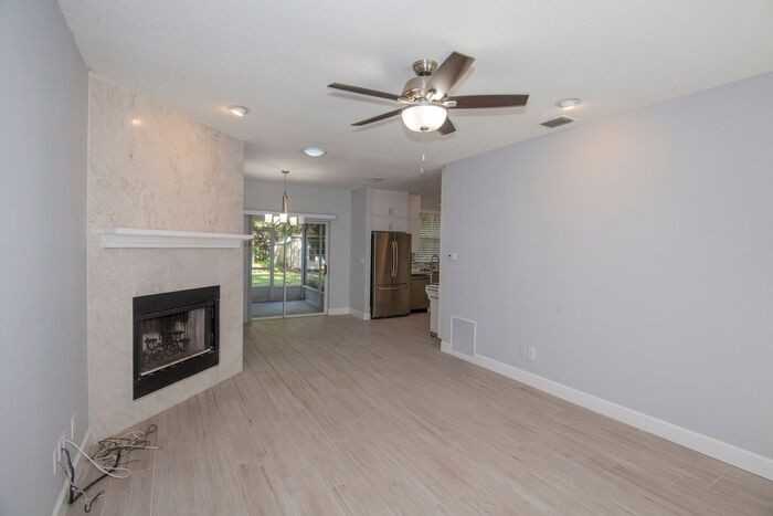 3219 Oberlin Ave - Photo 7 of 30