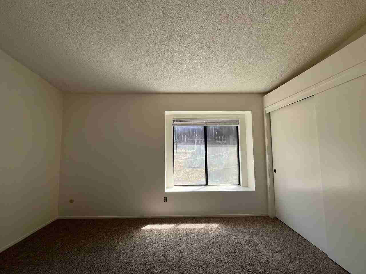 309 Oak Meadow Ln - Photo 3 of 24