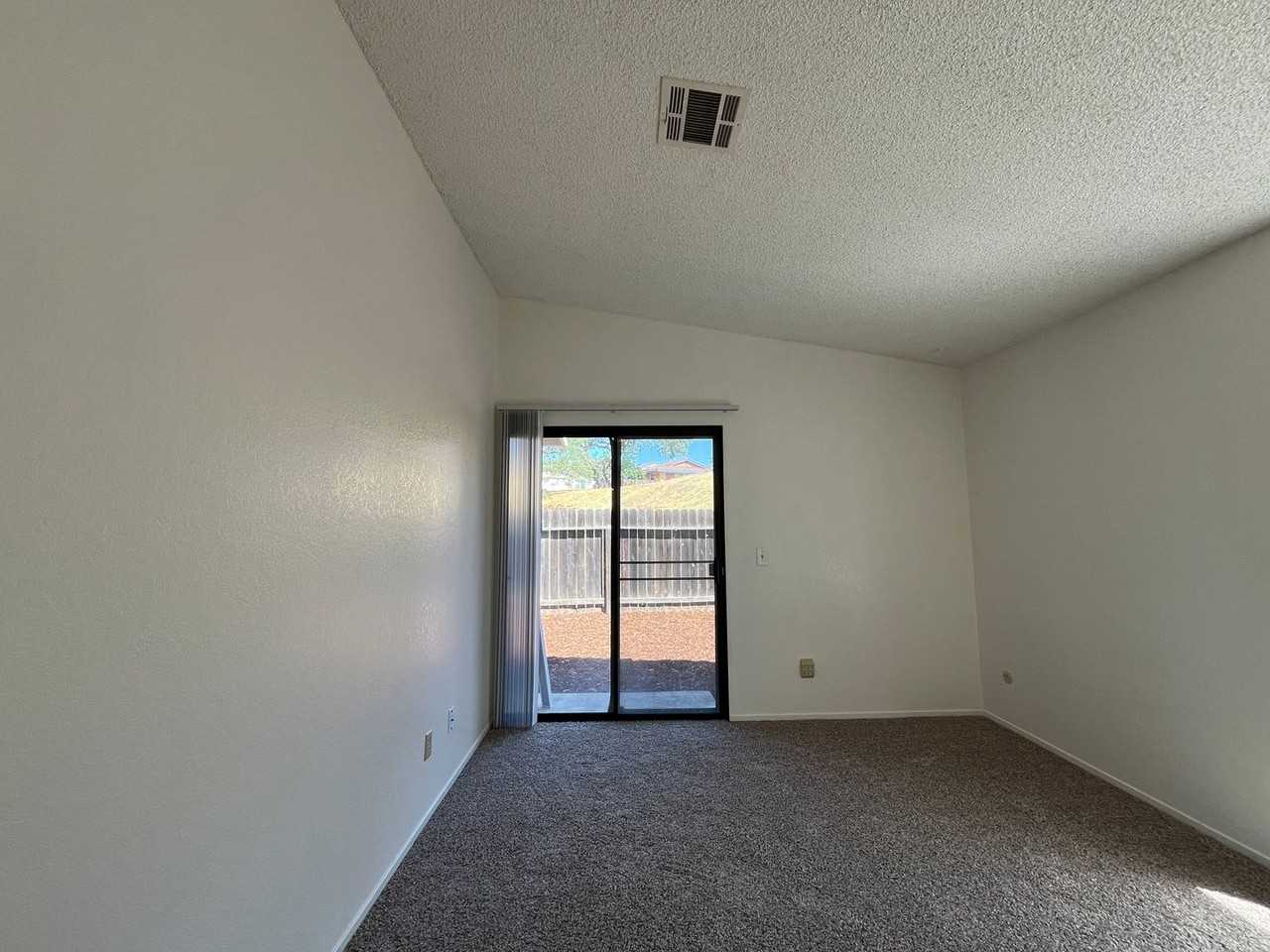 309 Oak Meadow Ln - Photo 4 of 24