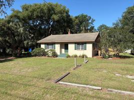 featured image of 525 Bay Rd