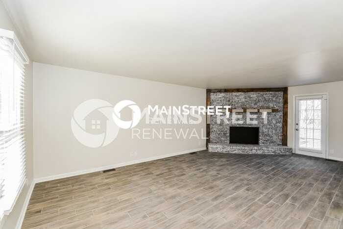 4044 Elizabeth Dr - Photo 4 of 17
