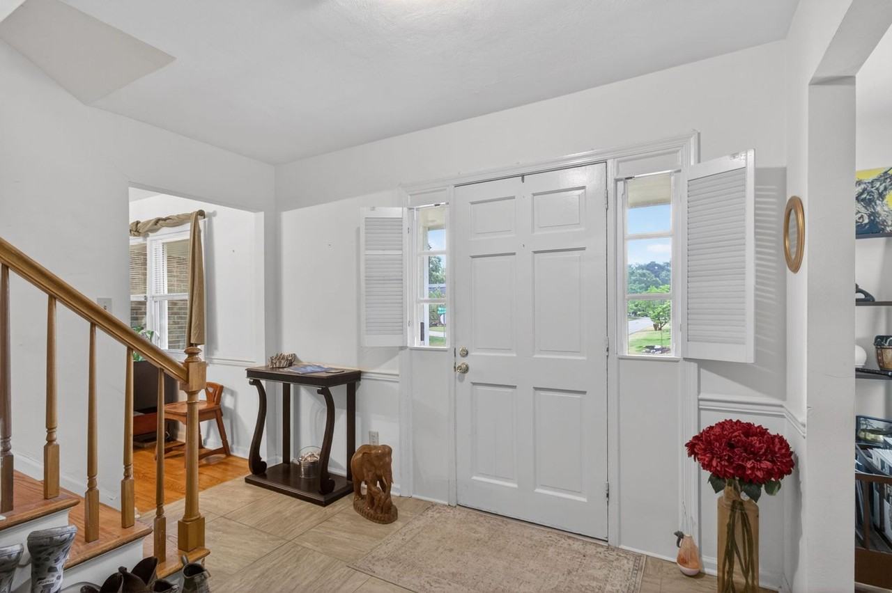 908 N Plantation Dr - Photo 3 of 32