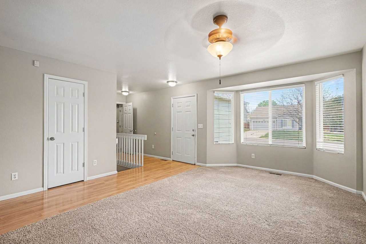 8407 S Reed St - Photo 3 of 21