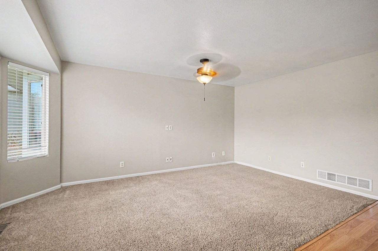 8407 S Reed St - Photo 4 of 21