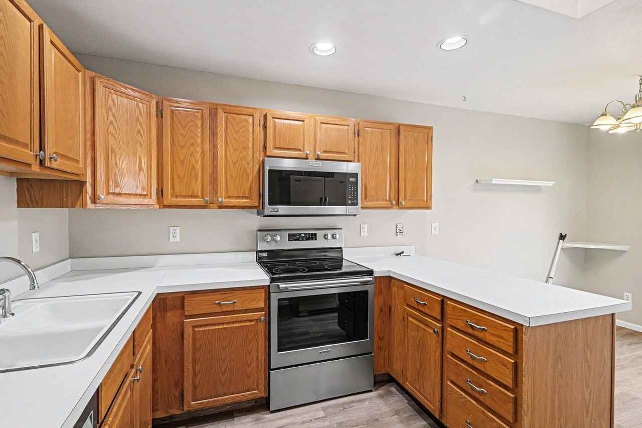 8407 S Reed St - Photo 6 of 21