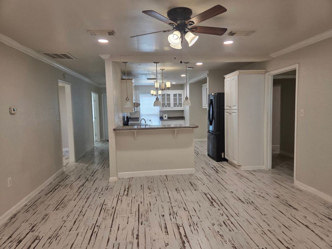 3807 Sailfish Ln - Photo 2 of 48