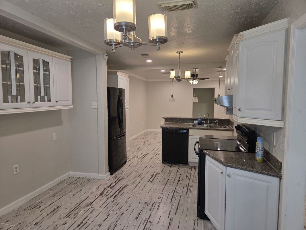 3807 Sailfish Ln - Photo 4 of 48