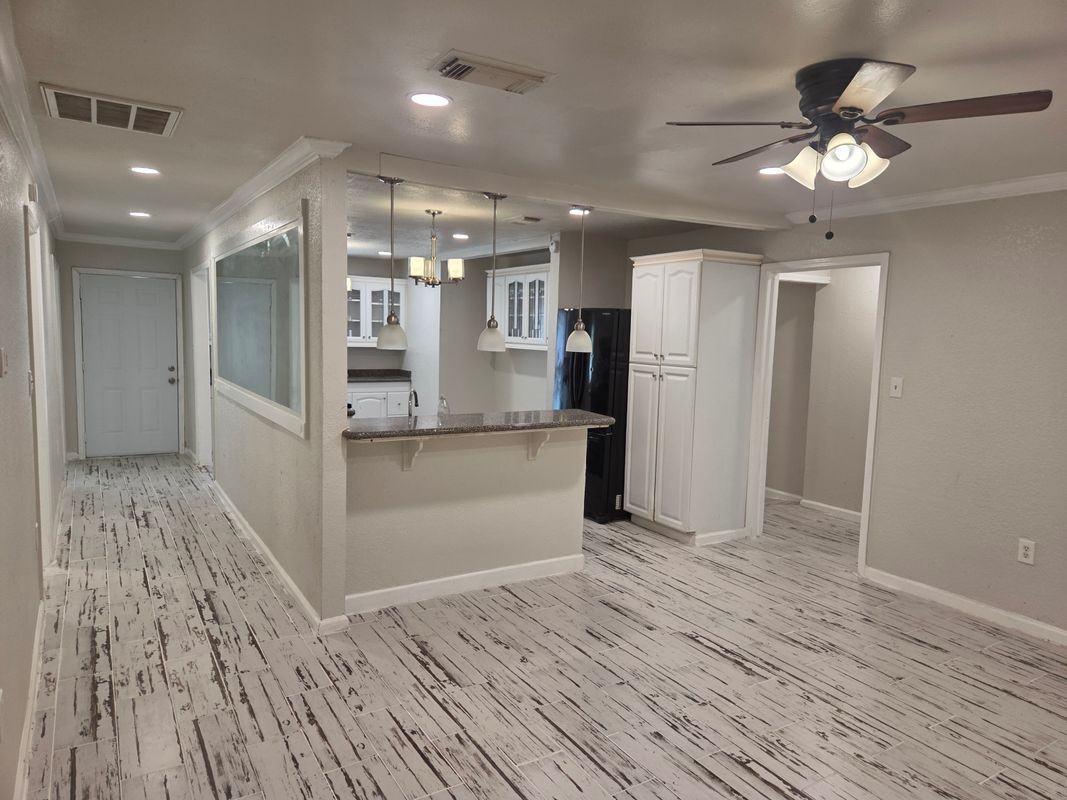 3807 Sailfish Ln - Photo 7 of 48