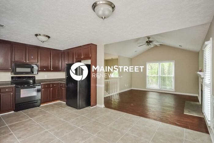 1062 Plantation Blvd Se - Photo 5 of 17