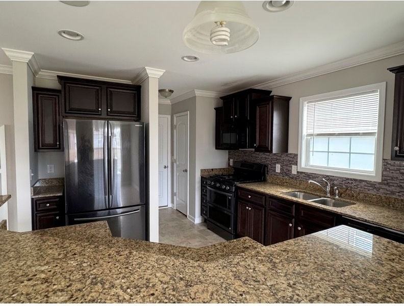 473 Walking Ln - Photo 5 of 15