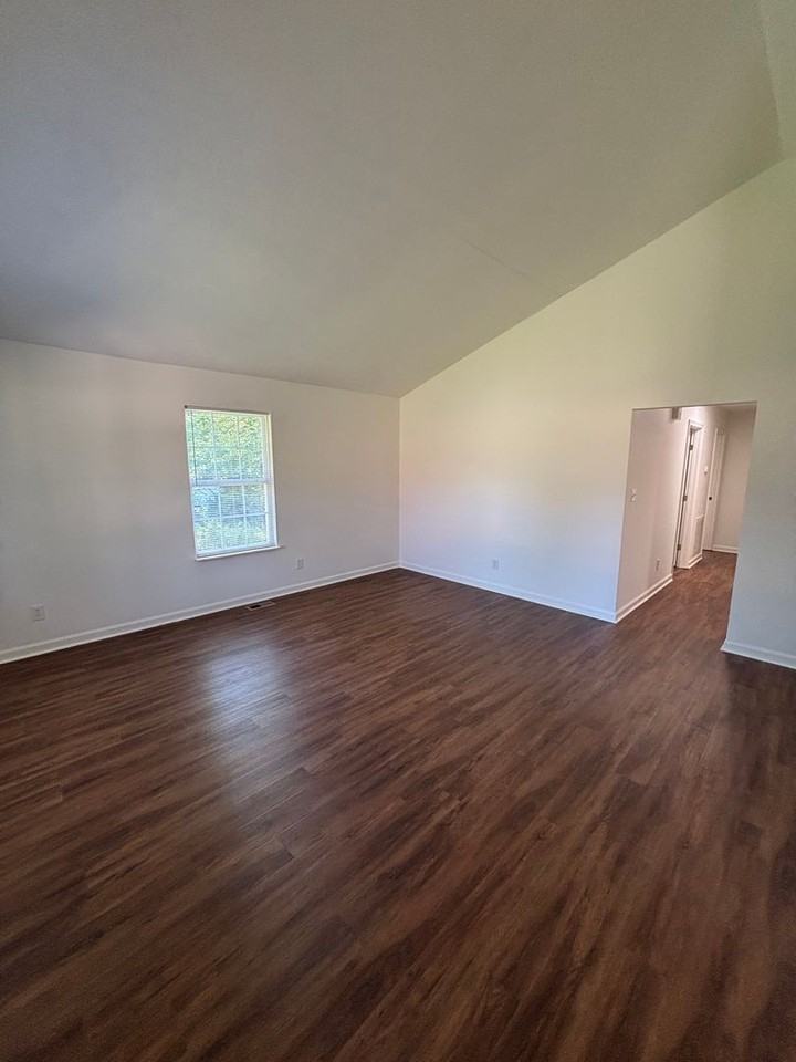 1712 Delaware Ave - Photo 4 of 33