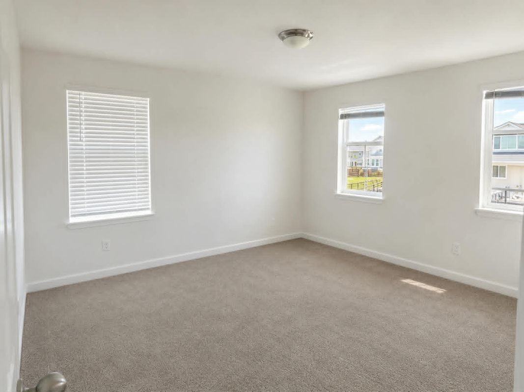1173 Elbridge Dr - Photo 5 of 17