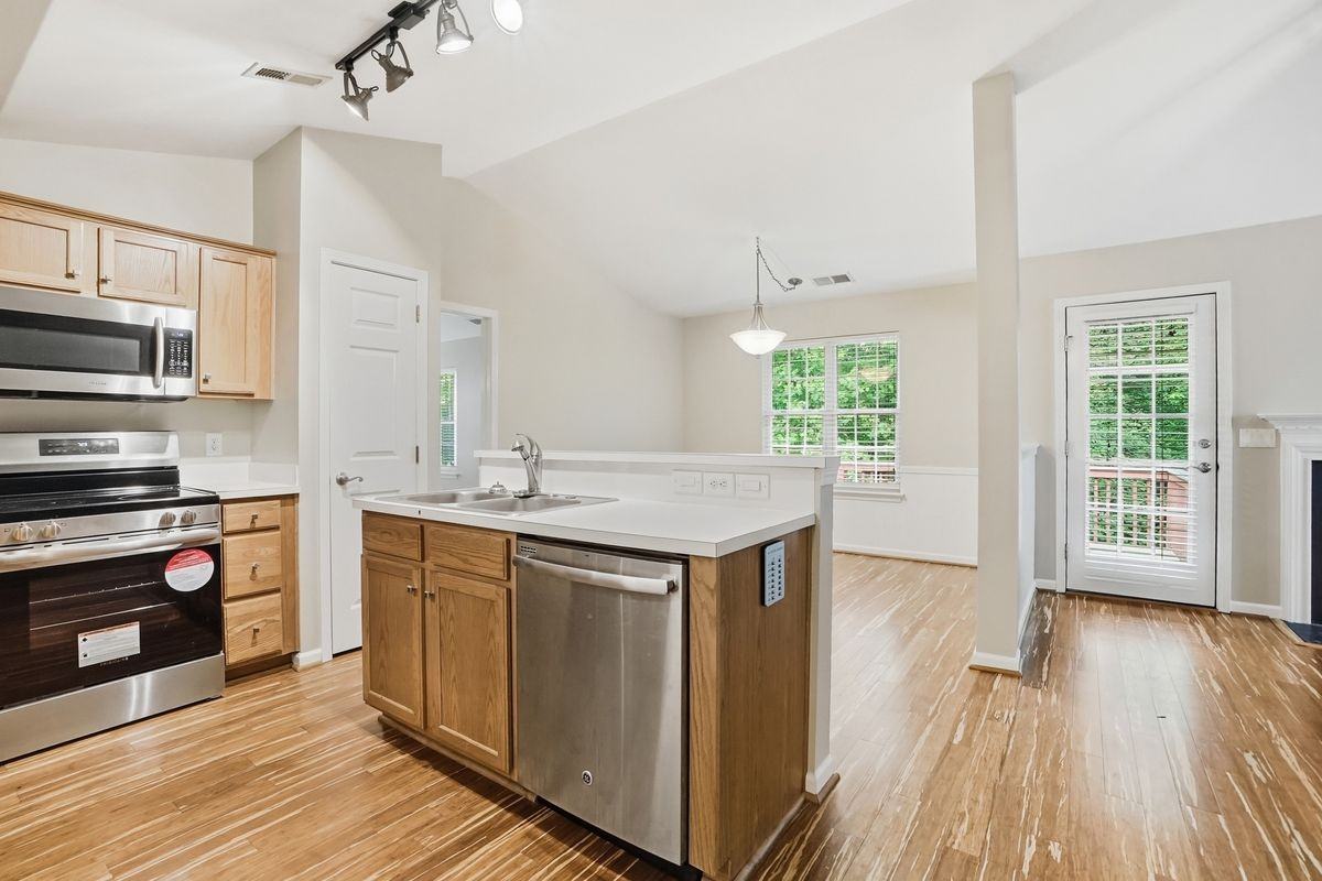 2830 Black Walnut Ln - Photo 2 of 24
