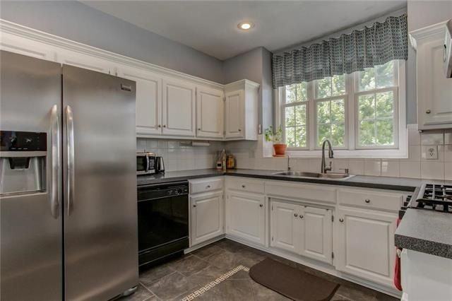 13885 W 153rd Ter - Photo 6 of 24