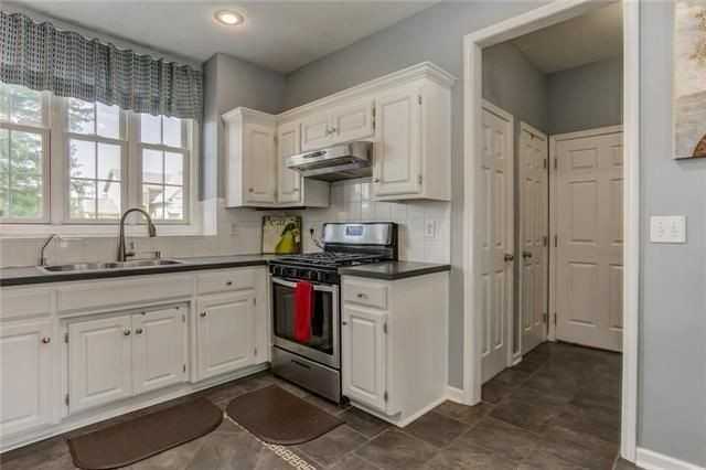 13885 W 153rd Ter - Photo 7 of 24