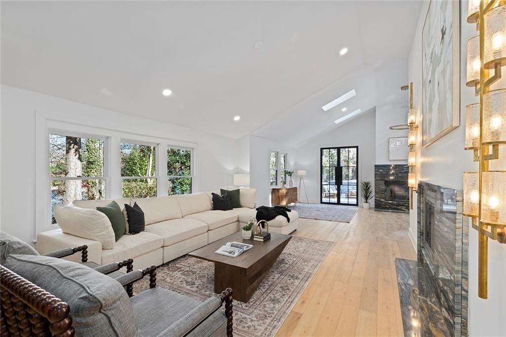 1275 The By Way Ne - Photo 5 of 48