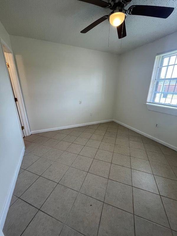 14031 Linden St - Photo 6 of 14