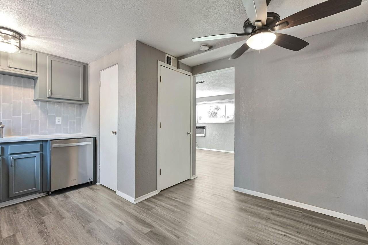 1443 Stuart St - Photo 5 of 10