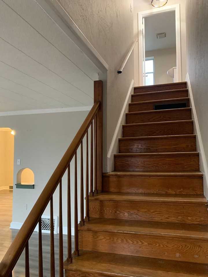 501 Hill St - Photo 4 of 30
